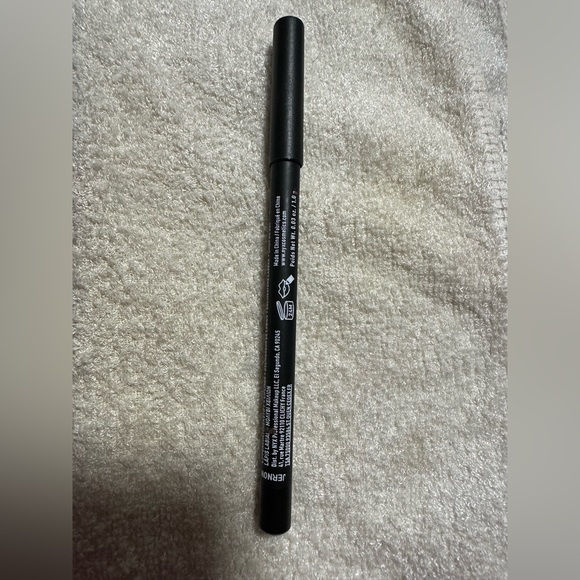 NYX SUEDE MATTE LIP LINER - 5 for $25 for items marked with ⭐️ - Picture 3 of 4